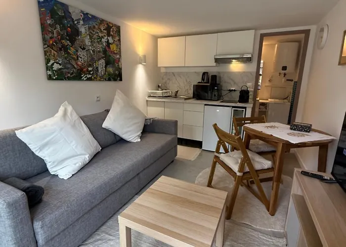 Apartment Modern Hideway